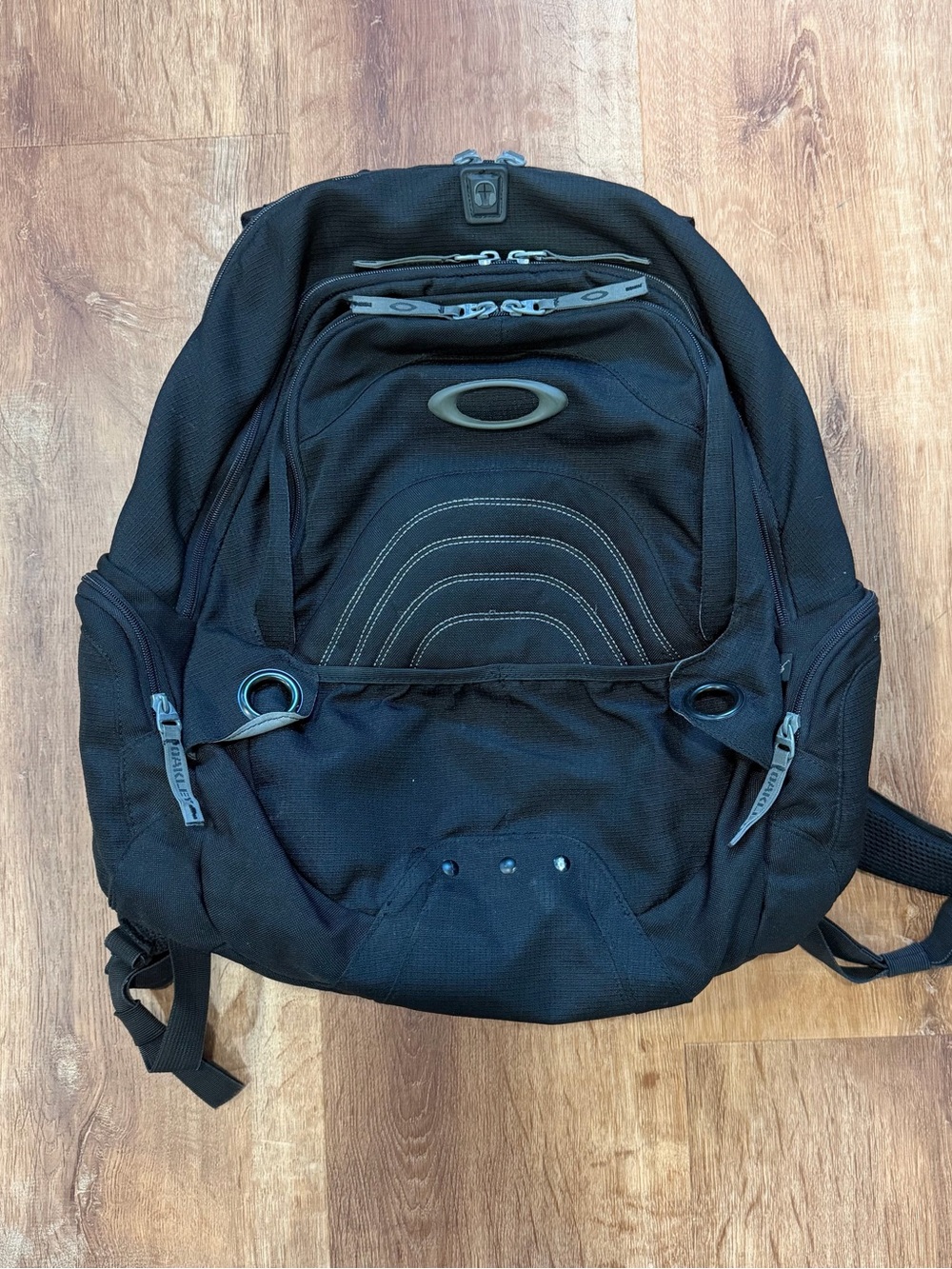 Oakley Flak Pack 3.0 Backpack Side Pockets Grommets Y2K School Hiking Camping